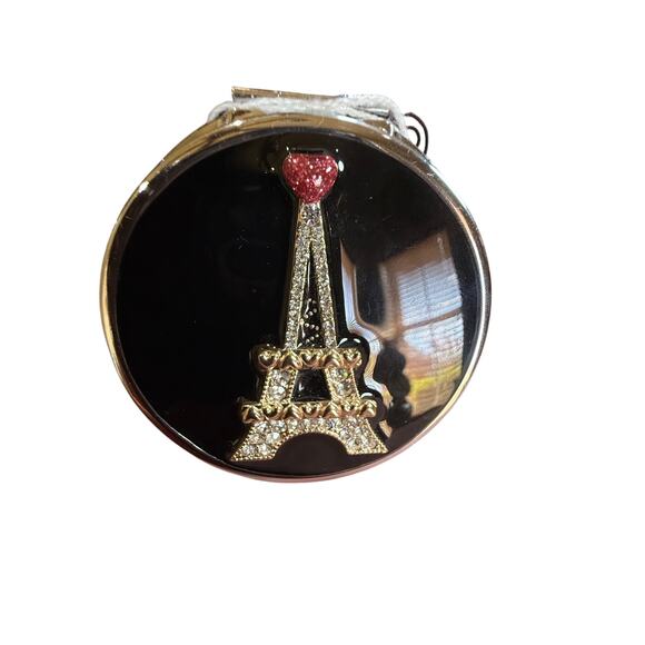 Betsey Johnson Accessories - 63. Betsey Johnson NWT Compact